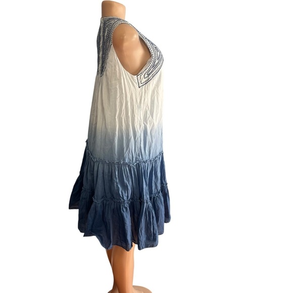 Vasna Blue and White Sleeveless Ombre Cotton Dress - Picture 5 of 9